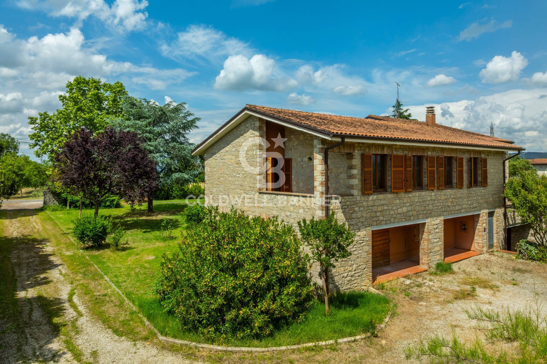 Fratta Todina, Perugia, 06054, IT, 6 Bedrooms Bedrooms, ,6 BathroomsBathrooms,Residential,For Sale,1850046