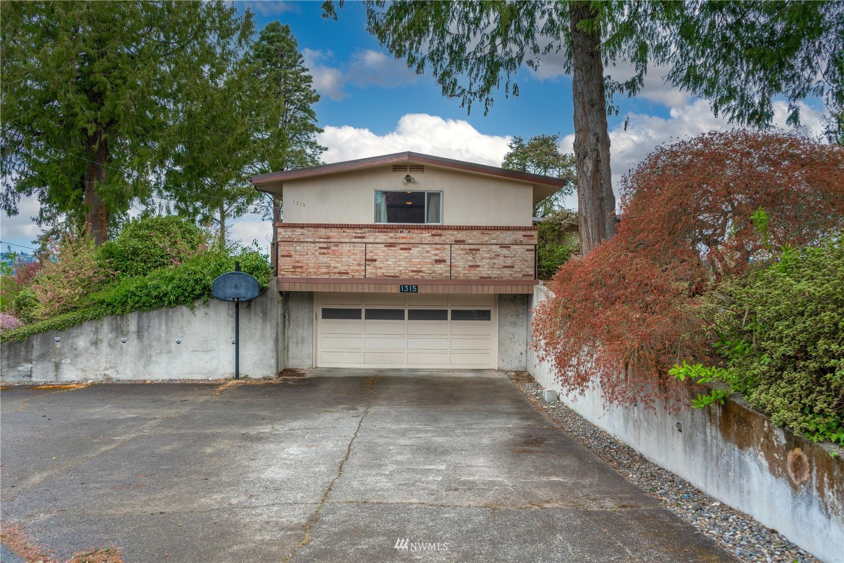 1315 VALLEY VIEW DRIVE, PUYALLUP, Washington, 98372, United States, 3 Bedrooms Bedrooms, ,3 BathroomsBathrooms,Residential,For Sale,1315 VALLEY VIEW DRIVE,1626357
