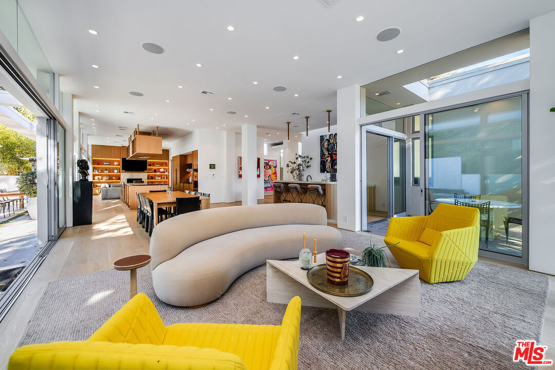 Beverly Hills, California, 90210, United States, 4 Bedrooms Bedrooms, ,5 BathroomsBathrooms,Residential,For Sale,1687212