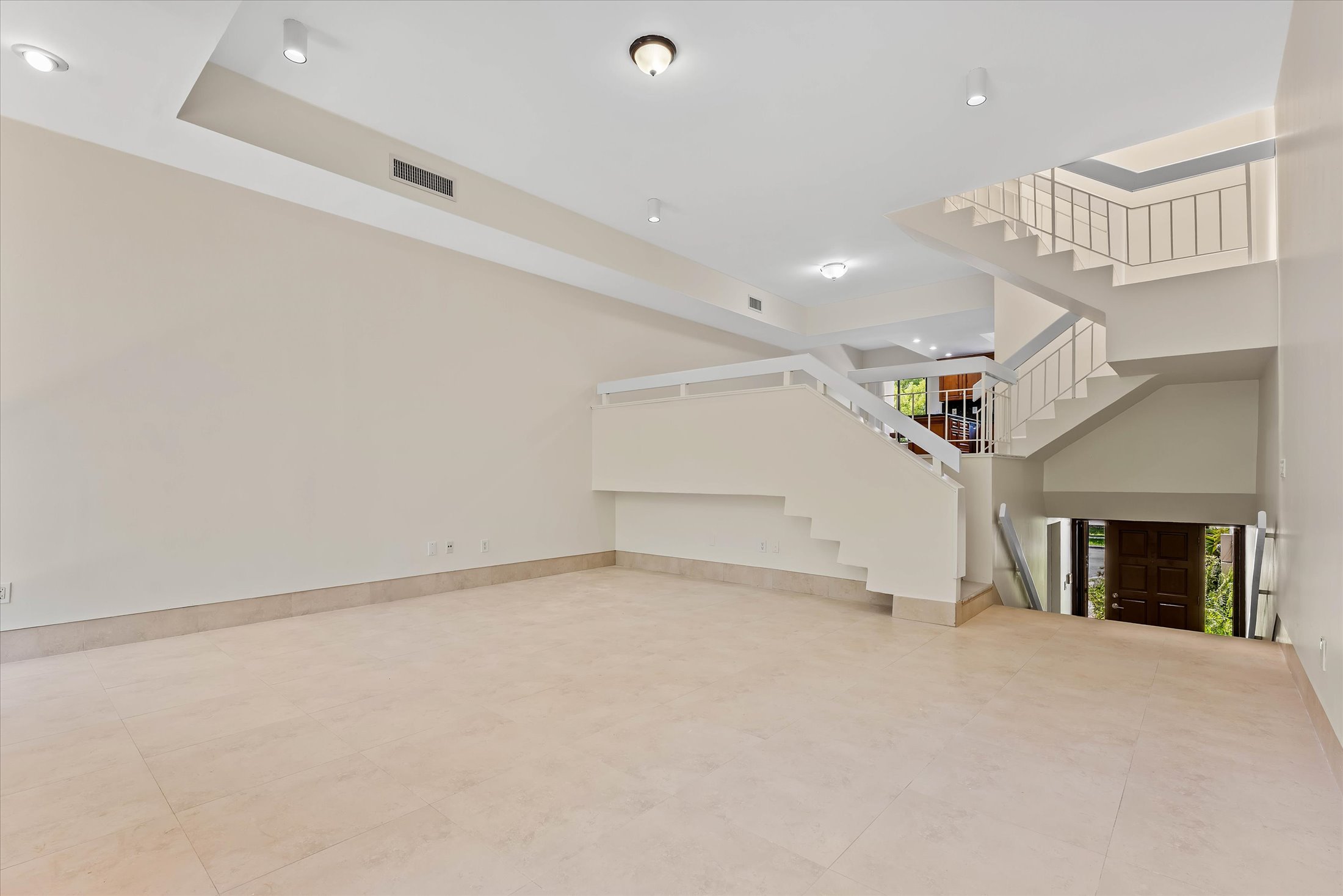  2525 NE 135th St, North Miami, FL, 33181 - 物件實景