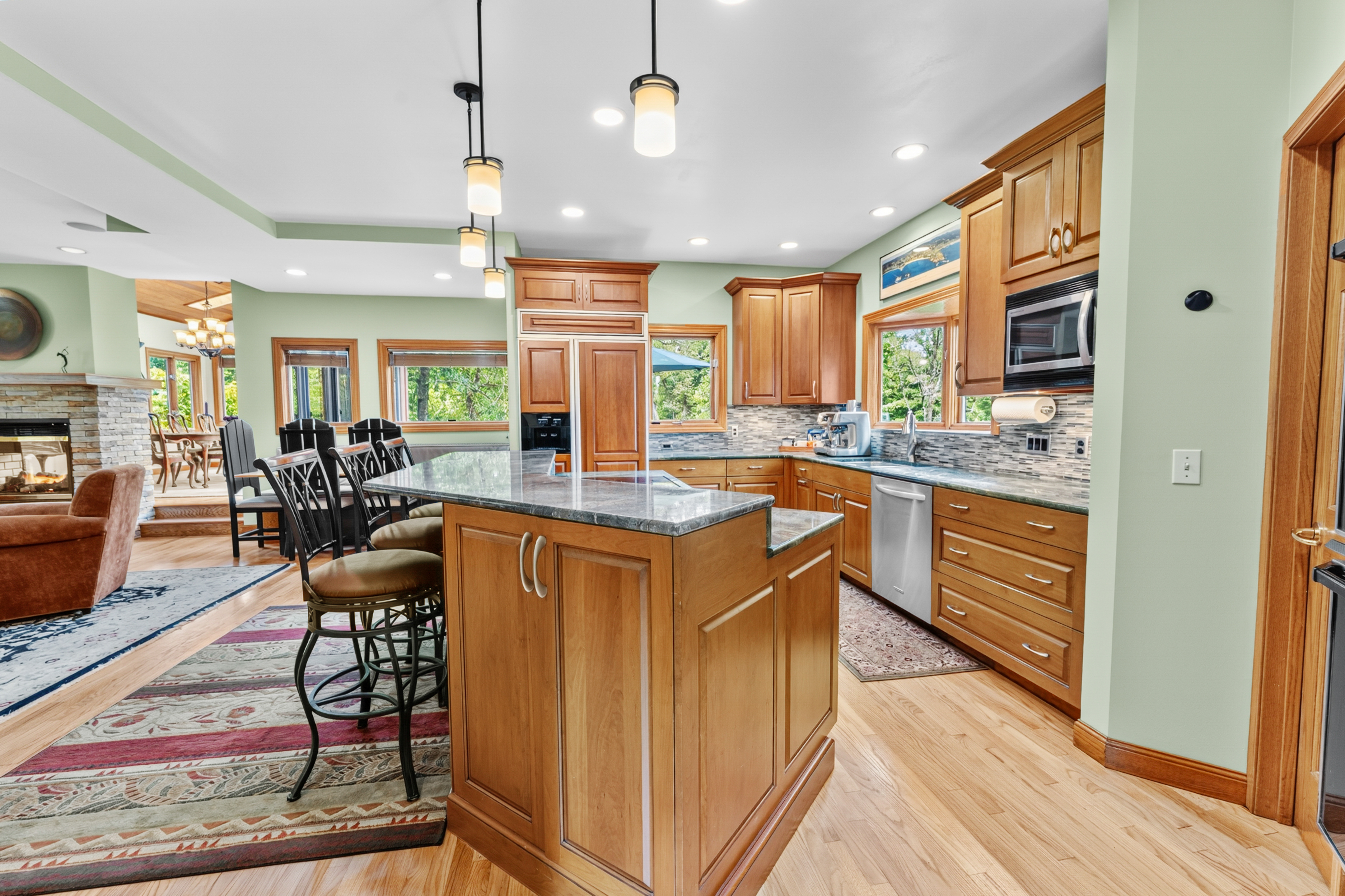  Light-Filled Contemporary on 2.35 Acres in Ladue - 物件實景