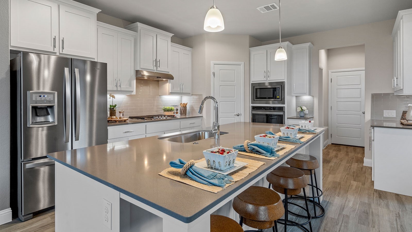 Grand Prairie, Texas, 76065, United States, 5 Bedrooms Bedrooms, ,4 BathroomsBathrooms,Residential,For Sale,2014206