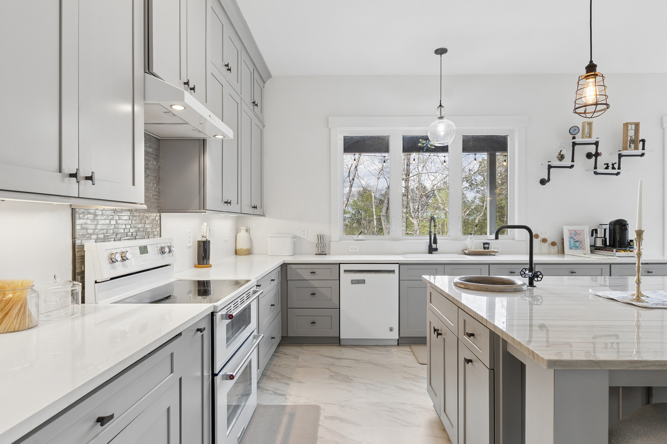  Extraordinary Custom-Built 2019 Barndominium-Inspired Residence - 物件實景