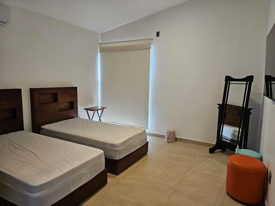 Atlatlahucan, Morelos, 62847, Mexico, 4 Bedrooms Bedrooms, ,4 BathroomsBathrooms,Residential,For Sale,1918557