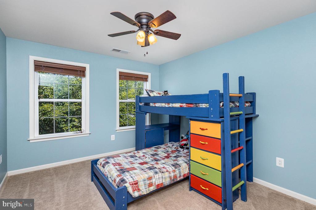 Fredericksburg, Virginia, 22406, United States, 5 Bedrooms Bedrooms, ,4 BathroomsBathrooms,Residential,For Sale,1932908
