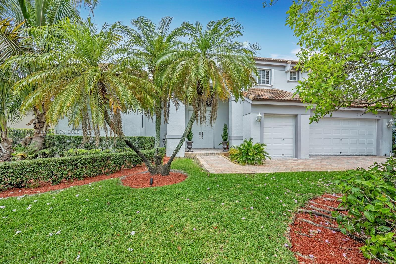 Davie, Florida, 33328, United States, 5 Bedrooms Bedrooms, ,4 BathroomsBathrooms,Residential,For Sale,1793011