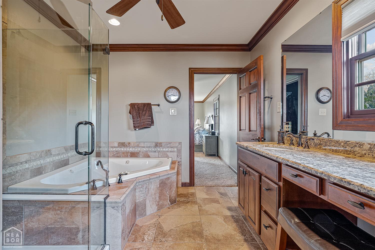 Mountain Home, Arkansas, 72653, United States, 5 Bedrooms Bedrooms, ,3 BathroomsBathrooms,Residential,For Sale,2002861