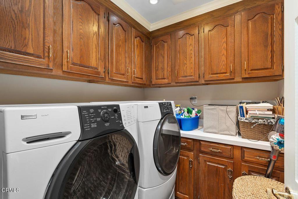 Pasadena, California, 91105, United States, 3 Bedrooms Bedrooms, ,2 BathroomsBathrooms,Residential,For Sale,1941777