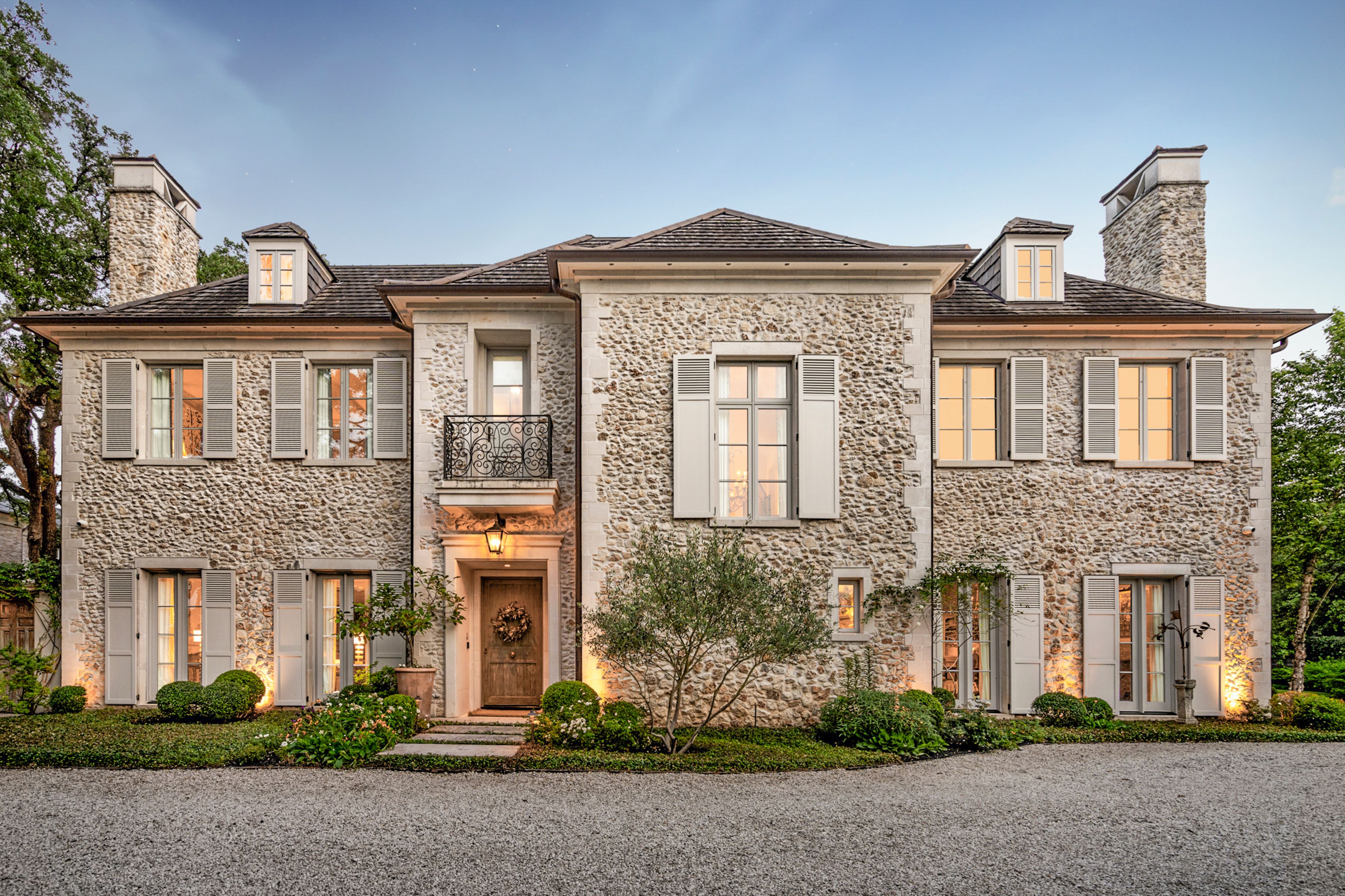  2535 Inwood Drive - 物件實景