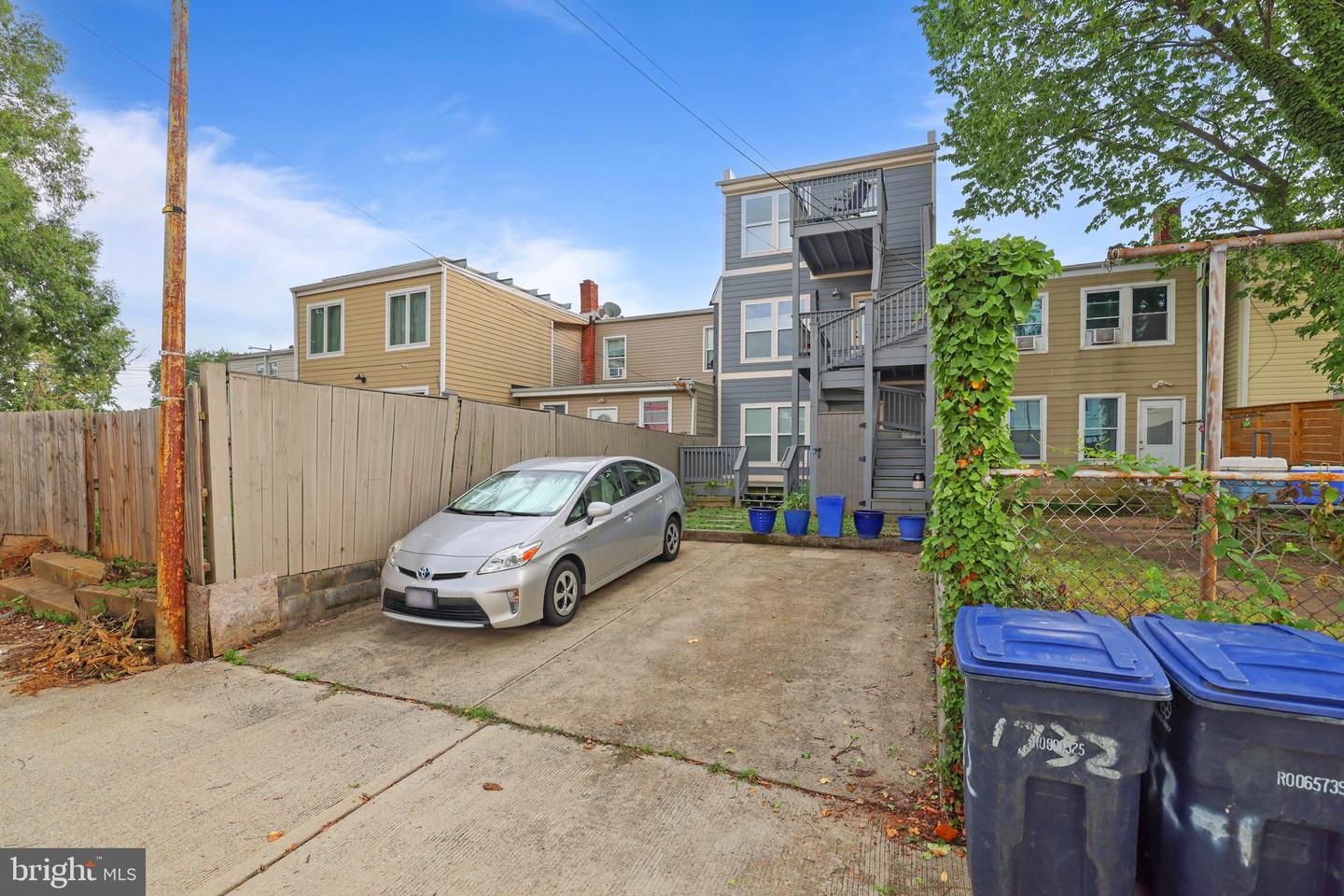 Washington, District of Columbia, 20003, United States, 2 Bedrooms Bedrooms, ,2 BathroomsBathrooms,Residential,For Sale,1896371