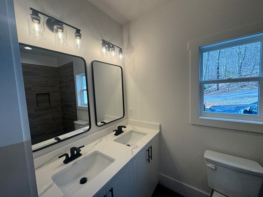 Young Harris, Georgia, 30582, United States, 3 Bedrooms Bedrooms, ,2 BathroomsBathrooms,Residential,For Sale,2010979