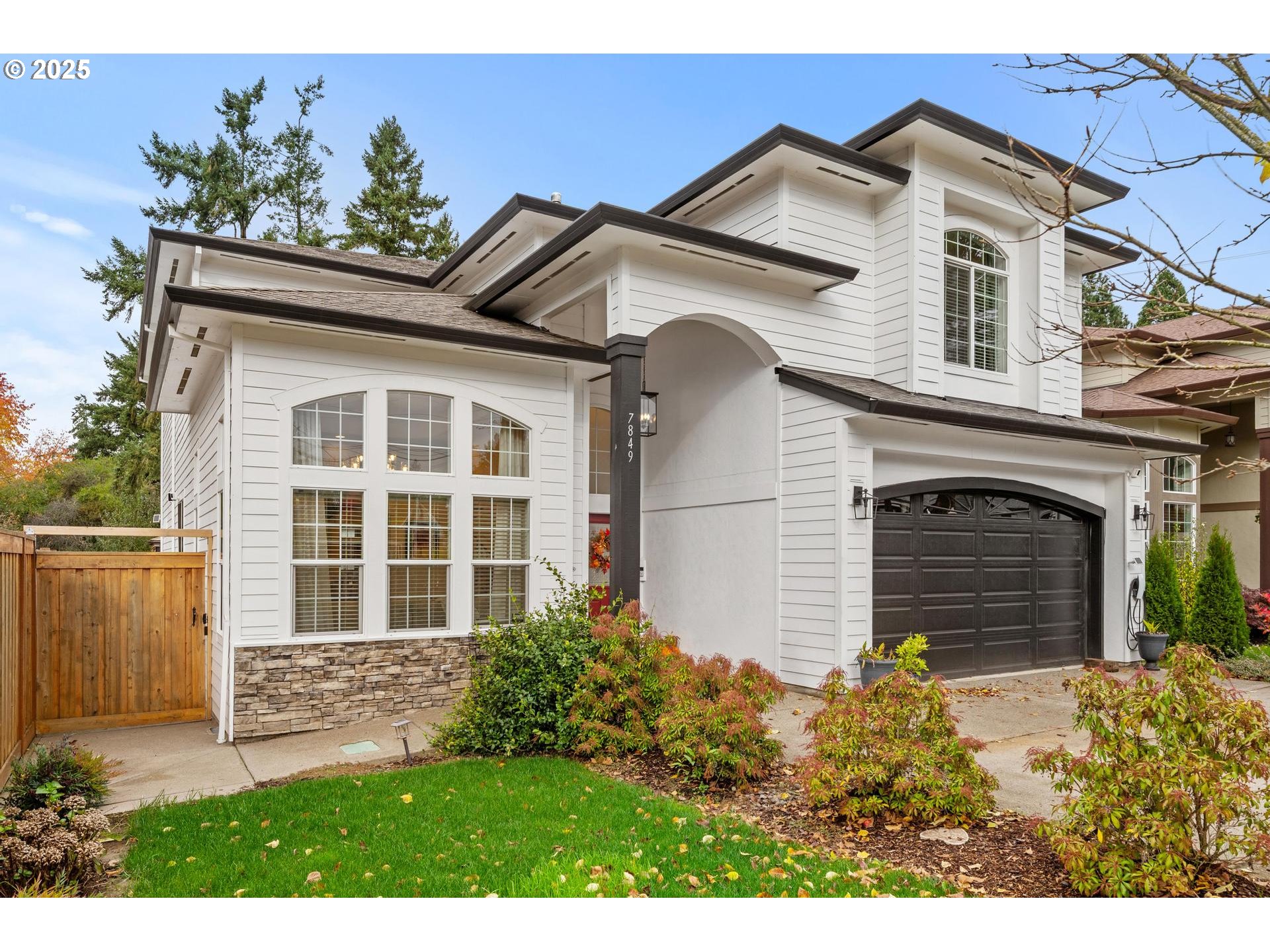 Portland, Oregon, 97223, United States, 4 Bedrooms Bedrooms, ,3 BathroomsBathrooms,Residential,For Sale,1991848