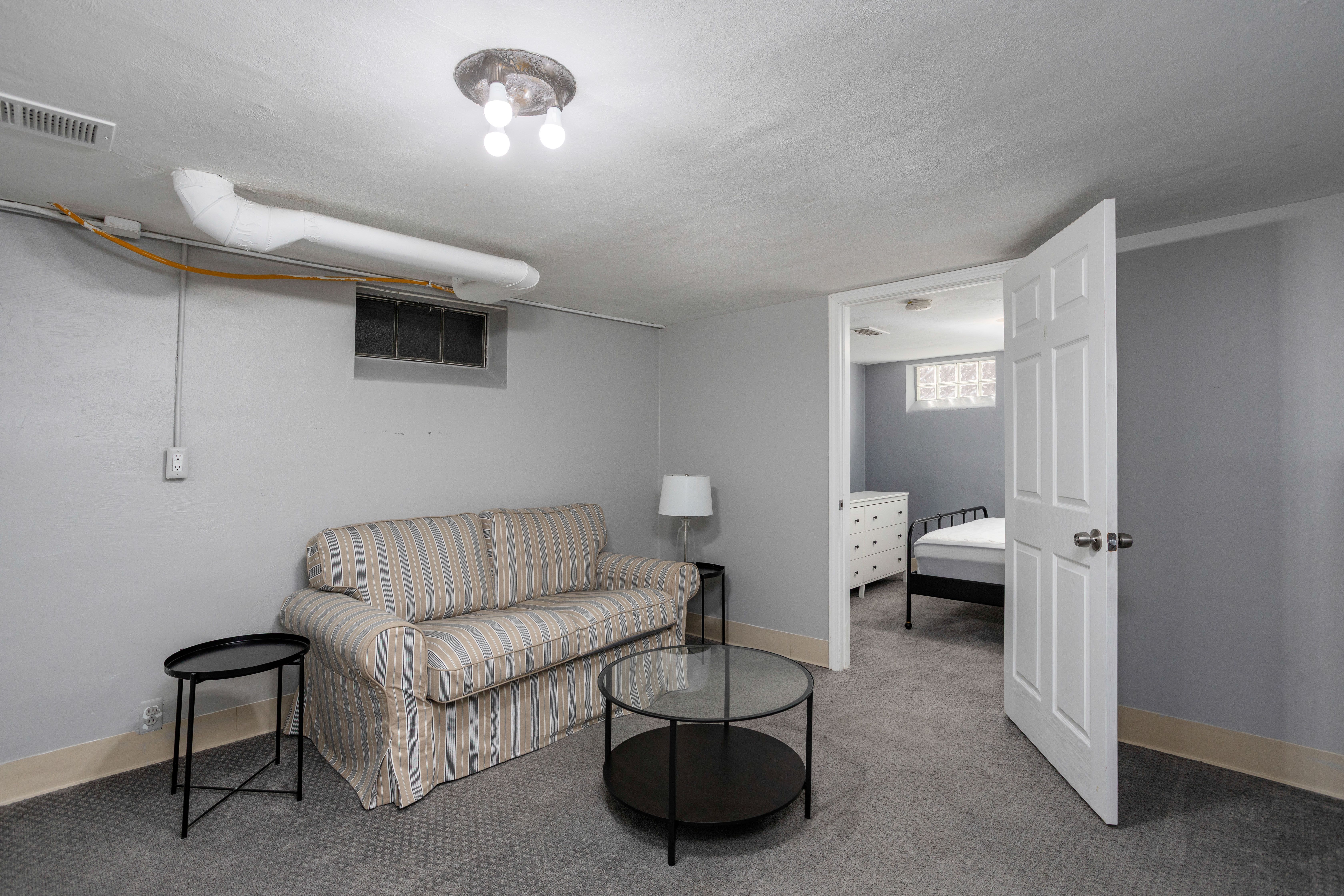 GrossePointeFarms, Michigan, 48236, United States, 3 Bedrooms Bedrooms, ,3 BathroomsBathrooms,Residential,For Sale,1806255