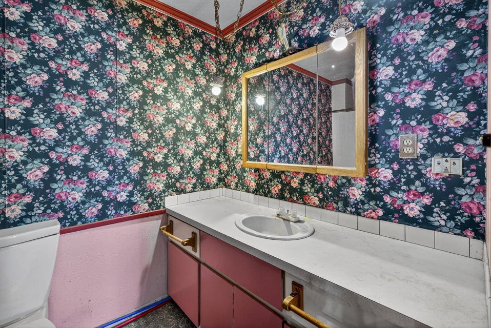 Prineville, Oregon, 97754, United States, 3 Bedrooms Bedrooms, ,1 BathroomBathrooms,Residential,For Sale,1971194