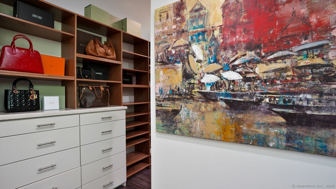 Westport, Connecticut, 06880, United States, 4 Bedrooms Bedrooms, ,4 BathroomsBathrooms,Residential,For Sale,1991642