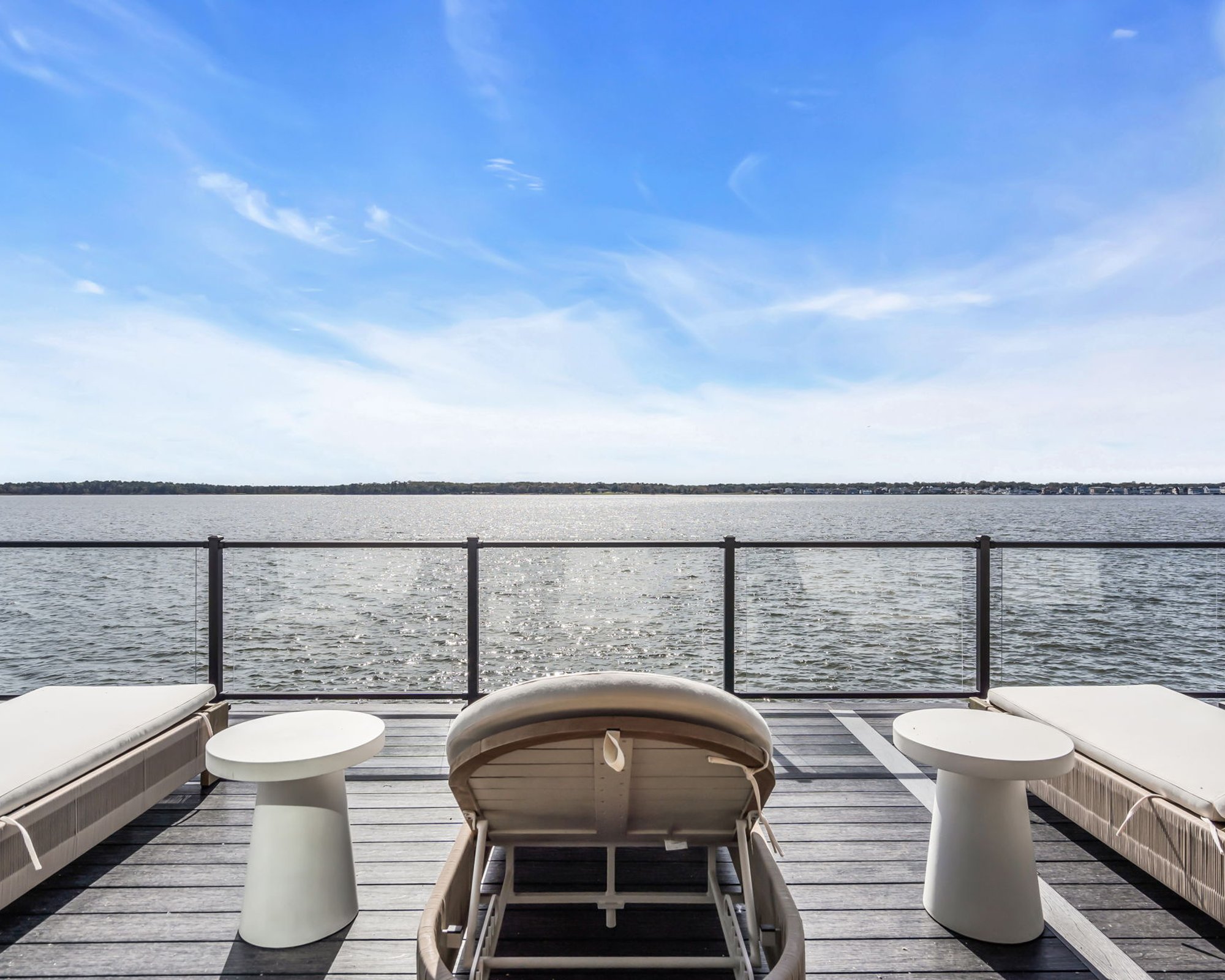 Exceptional Custom Built Waterfront Home - 物件實景