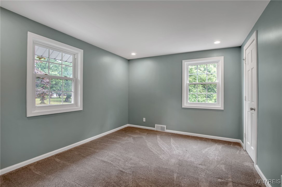 Elma, New York, 14059, United States, 7 Bedrooms Bedrooms, ,6 BathroomsBathrooms,Residential,For Sale,1935359