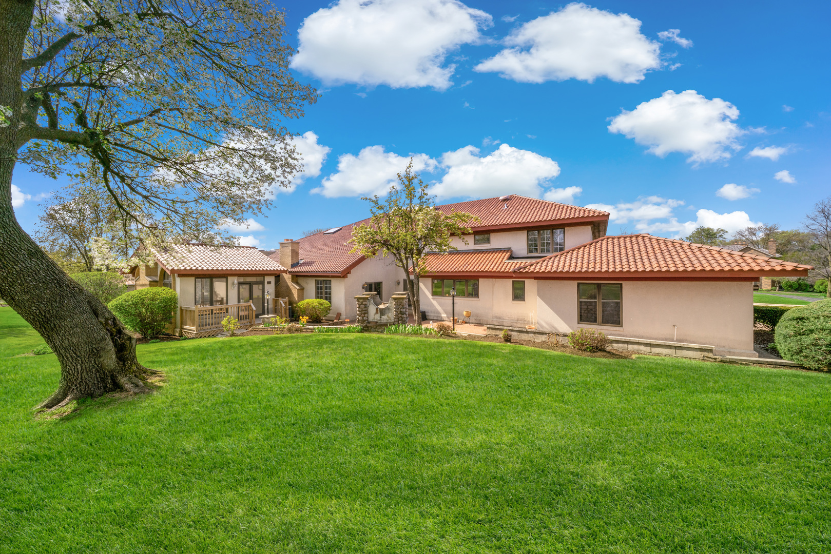 Oak Brook, Illinois, 60523, United States, 5 Bedrooms Bedrooms, ,6 BathroomsBathrooms,Residential,For Sale,1796873
