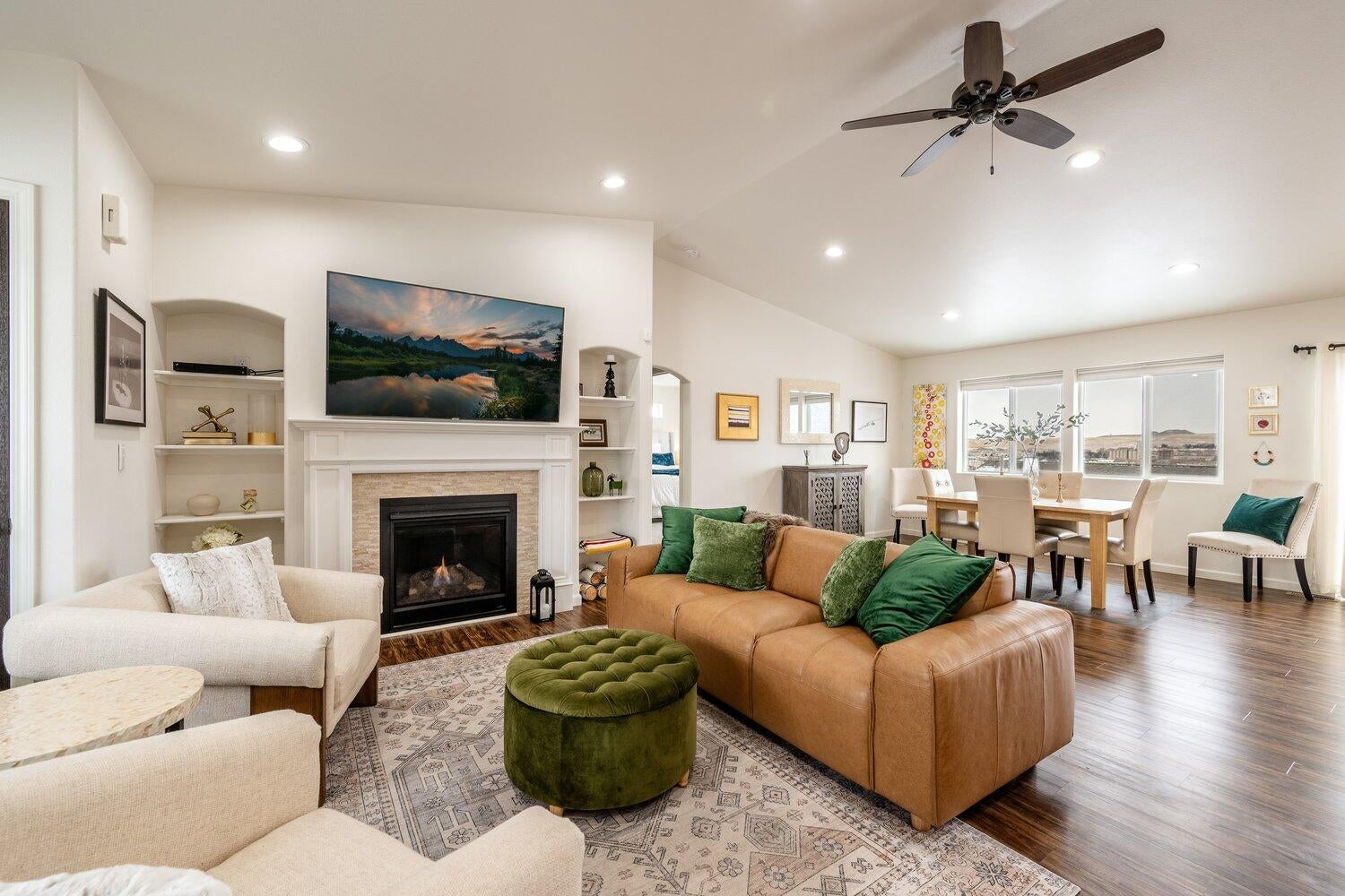 Sheridan, Wyoming, 82801, United States, 5 Bedrooms Bedrooms, ,3 BathroomsBathrooms,Residential,For Sale,2011699