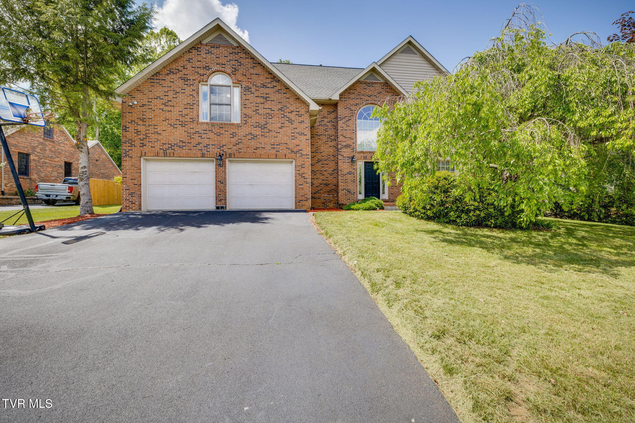 Johnson City, Tennessee, 37604, United States, 4 Bedrooms Bedrooms, ,4 BathroomsBathrooms,Residential,For Sale,1944791
