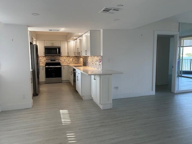 Hypoluxo, Florida, 33462, United States, 2 Bedrooms Bedrooms, ,2 BathroomsBathrooms,Residential,For Sale,1736314