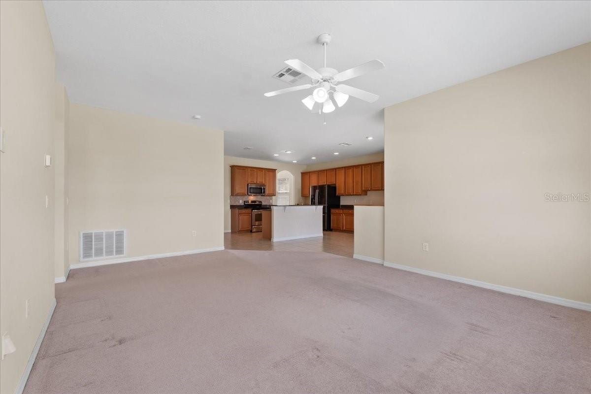 DAVENPORT, Florida, 33837, United States, 5 Bedrooms Bedrooms, ,3 BathroomsBathrooms,Residential,For Sale,1983680