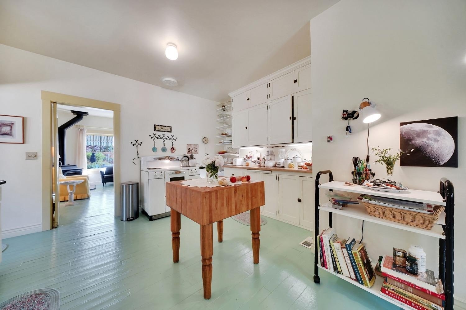 Mokelumne Hill, California, 95245, United States, 5 Bedrooms Bedrooms, ,3 BathroomsBathrooms,Residential,For Sale,1914362