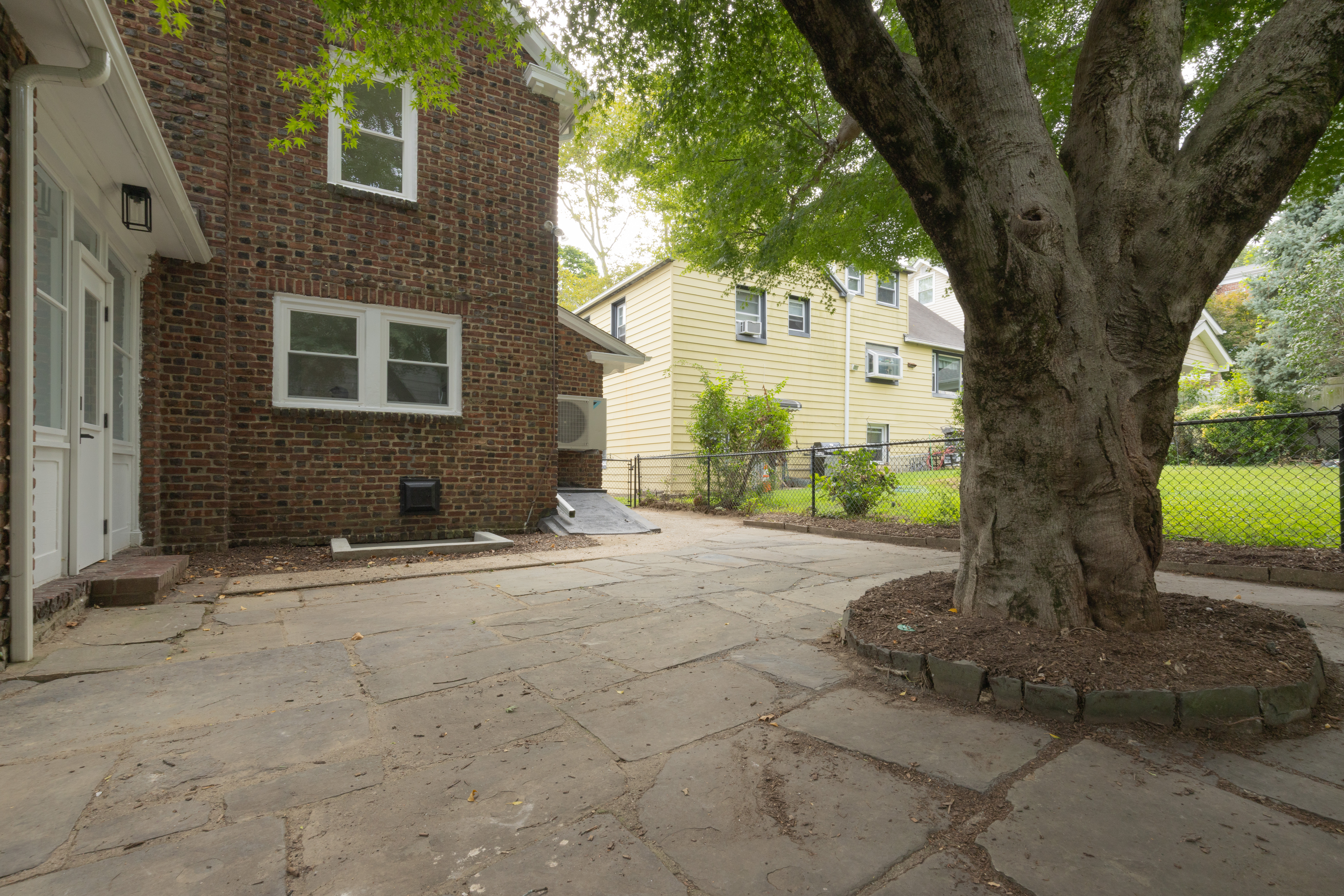  402 Westchester Avenue - 物件實景