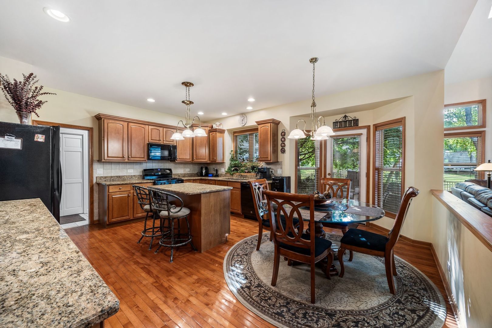 Oswego, Illinois, 60543, United States, 5 Bedrooms Bedrooms, ,4 BathroomsBathrooms,Residential,For Sale,1989652