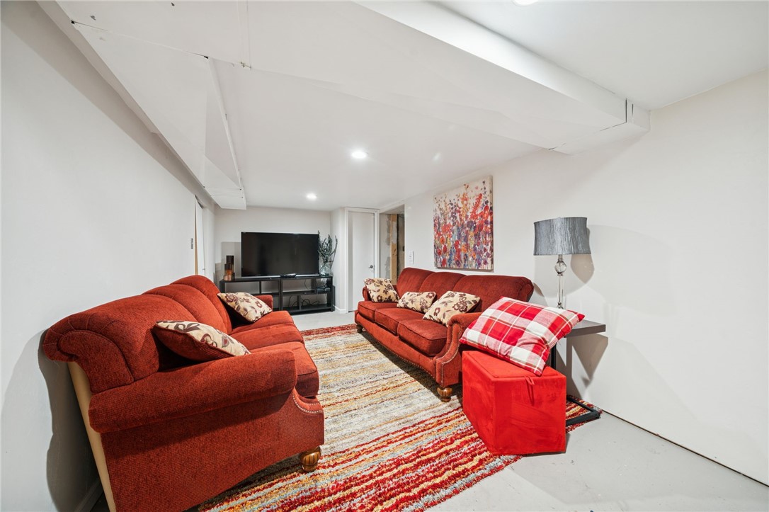 Plum Boro, Pennsylvania, 15239, United States, 4 Bedrooms Bedrooms, ,4 BathroomsBathrooms,Residential,For Sale,1996480