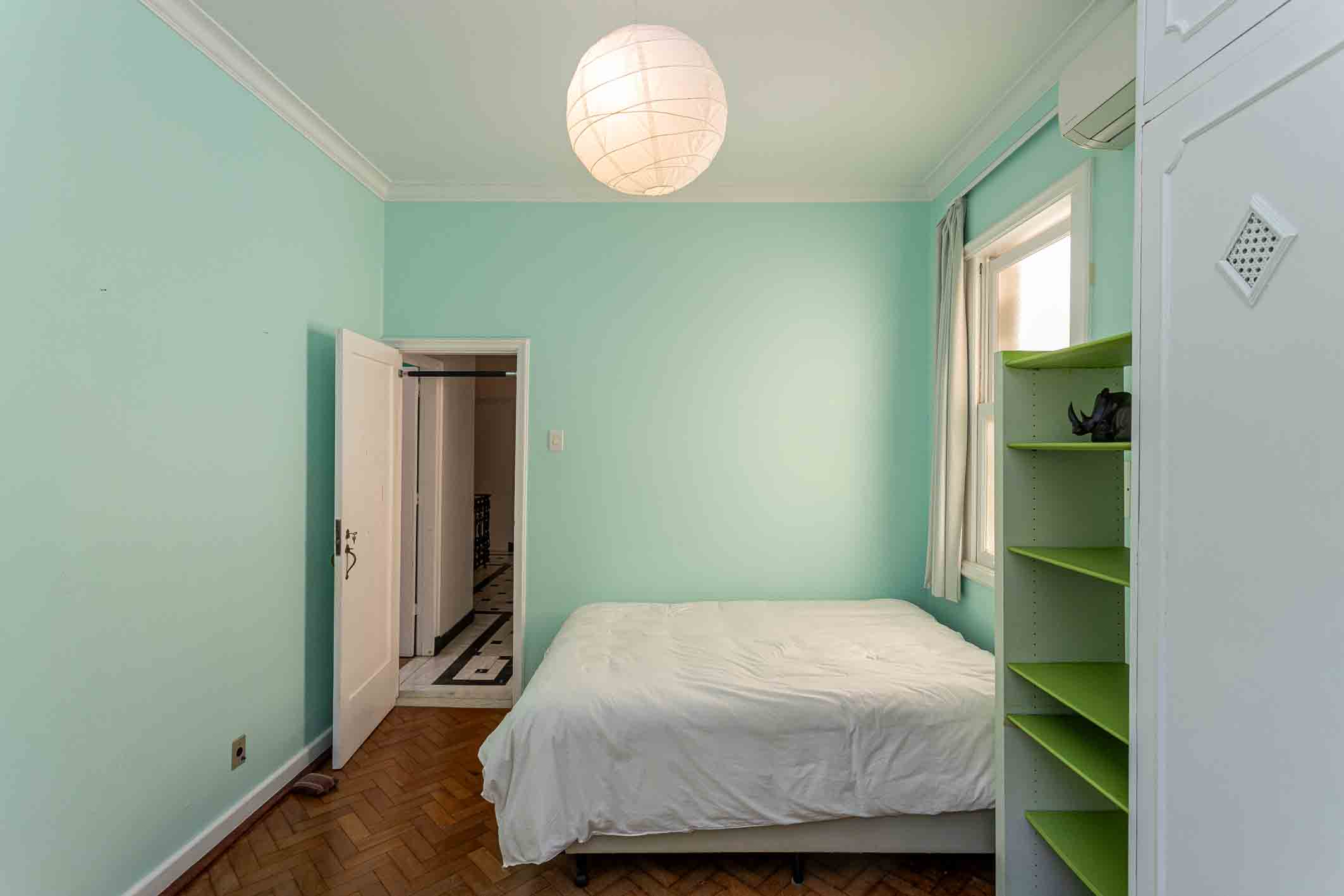  Spacious residence on a quiet street with landscaped garden - 物件實景