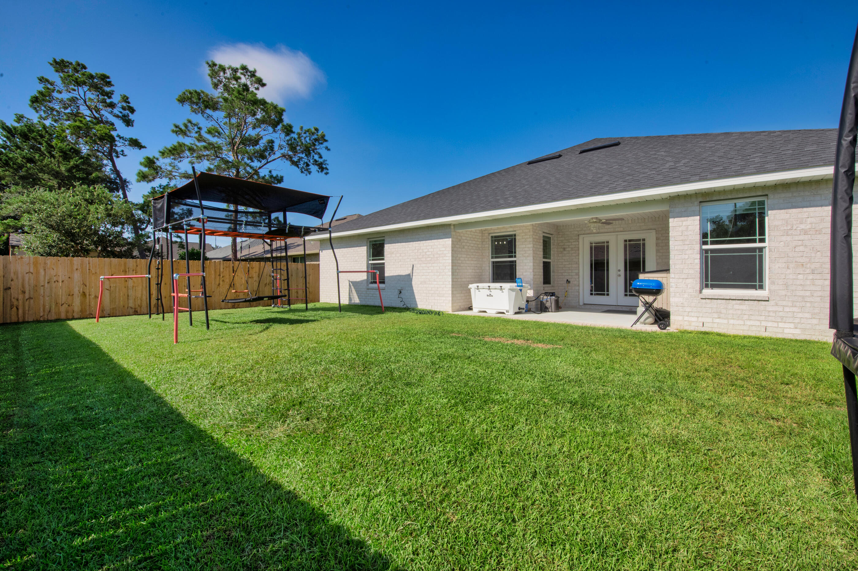 Gulf Breeze, Florida, 32563, United States, 5 Bedrooms Bedrooms, ,3 BathroomsBathrooms,Residential,For Sale,1950395