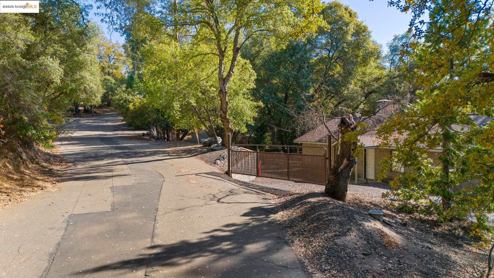 Sonora, California, 95370, United States, 5 Bedrooms Bedrooms, ,4 BathroomsBathrooms,Residential,For Sale,2006245