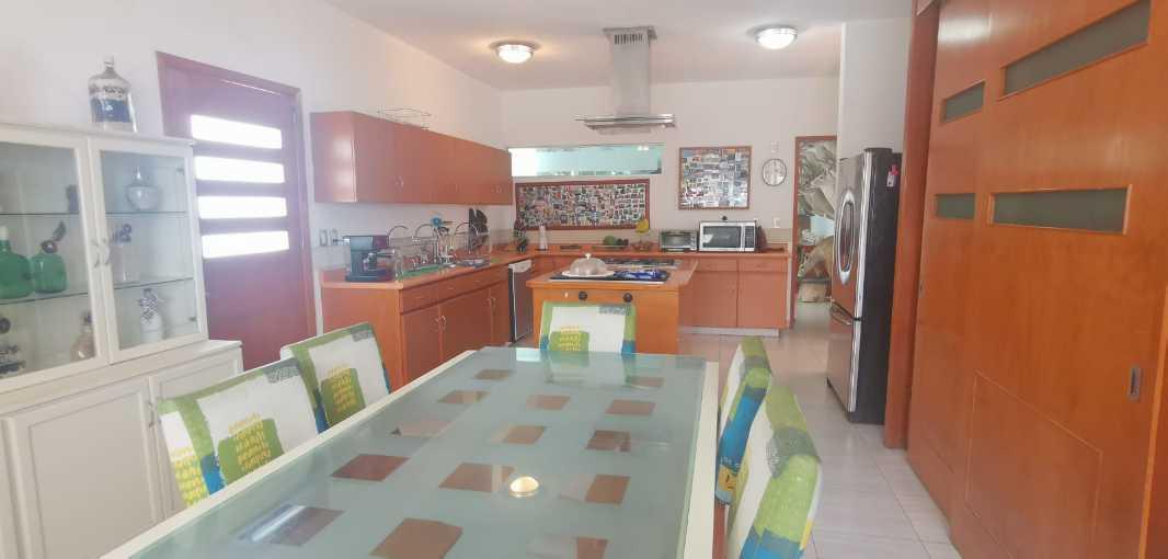 Nogales, Corregidora, Querétaro, 76904, Mexico, 4 Bedrooms Bedrooms, ,8 BathroomsBathrooms,Residential,For Sale,Nogales,1621493