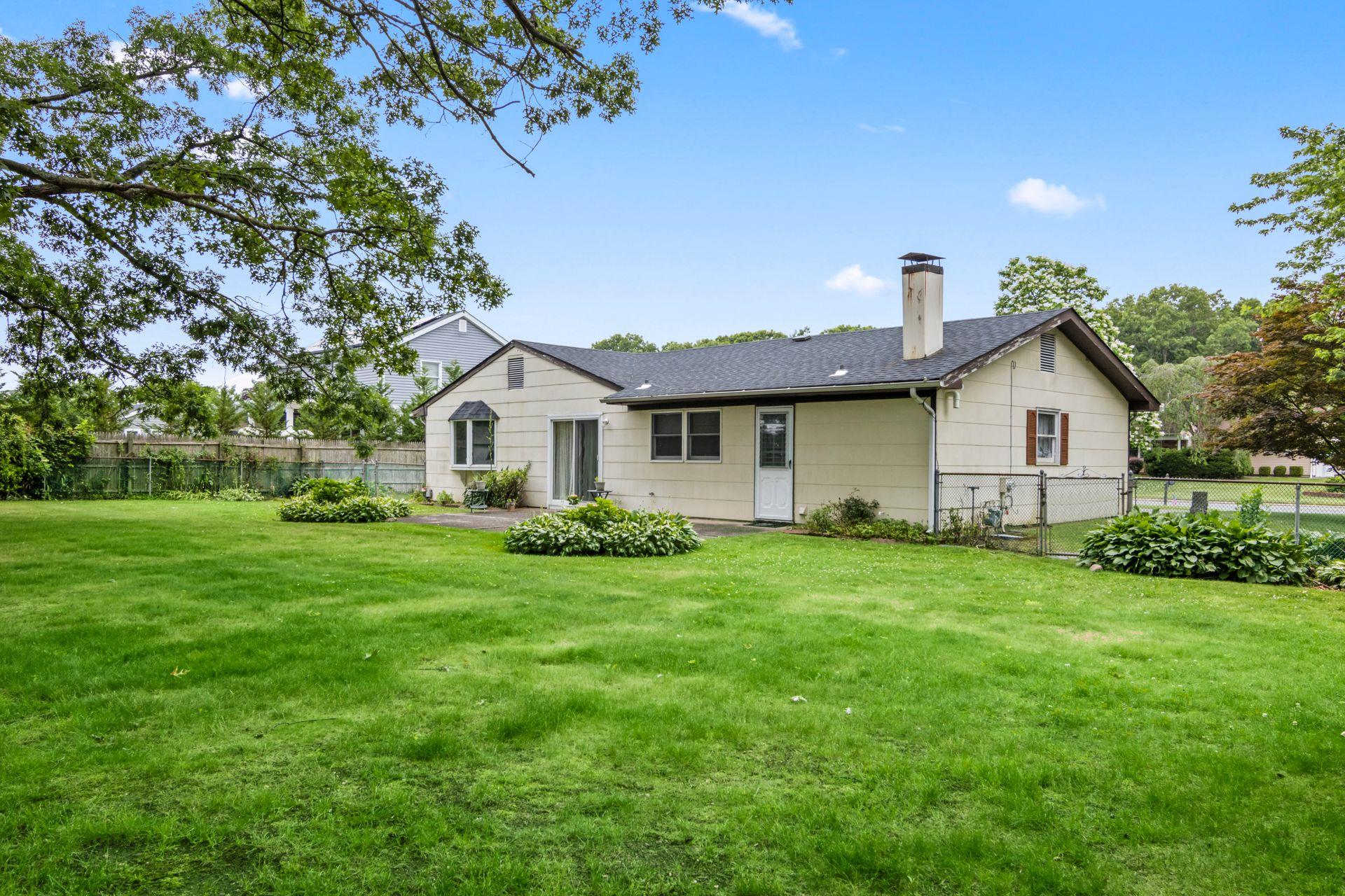South Setauket, New York, 11720, United States, 3 Bedrooms Bedrooms, ,2 BathroomsBathrooms,Residential,For Sale,1865842