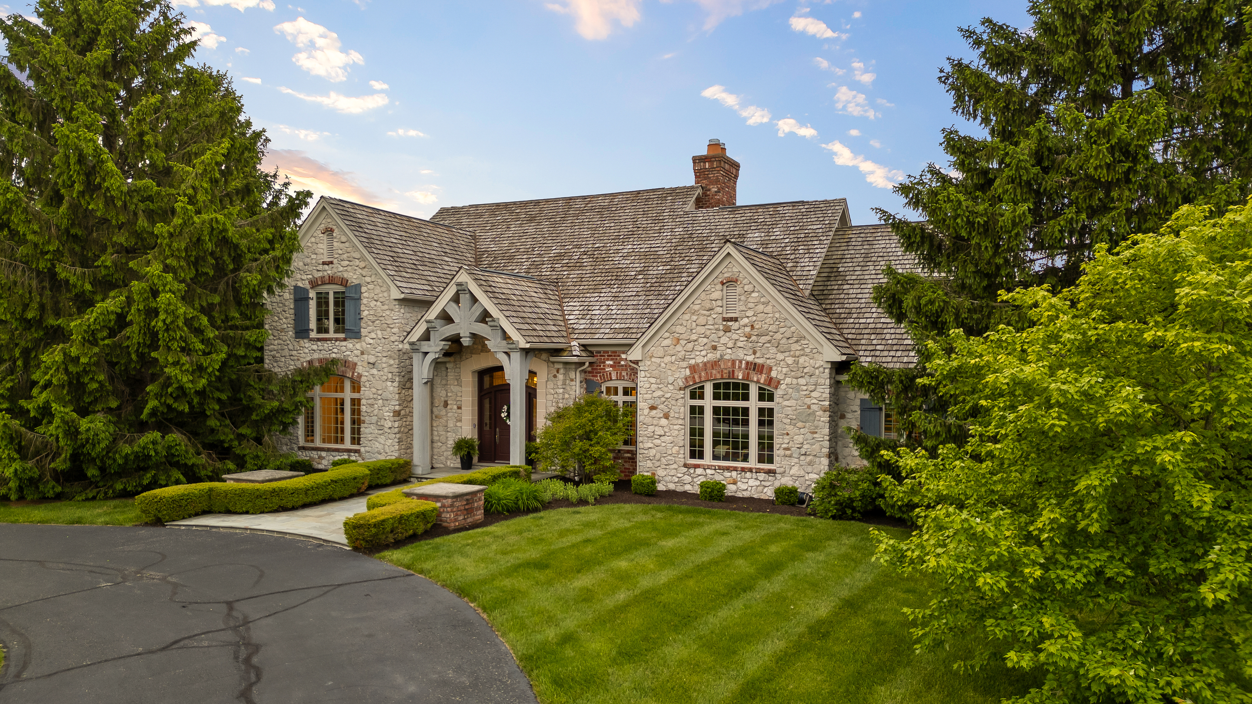  Signature Estate Set on More than 2 Acres in Desirable Zionsville Neighborhood - 物件實景