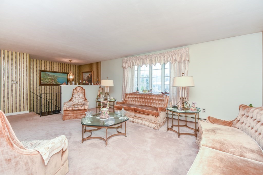 Nahant, Massachusetts, 01908, United States, 4 Bedrooms Bedrooms, ,3 BathroomsBathrooms,Residential,For Sale,1943119