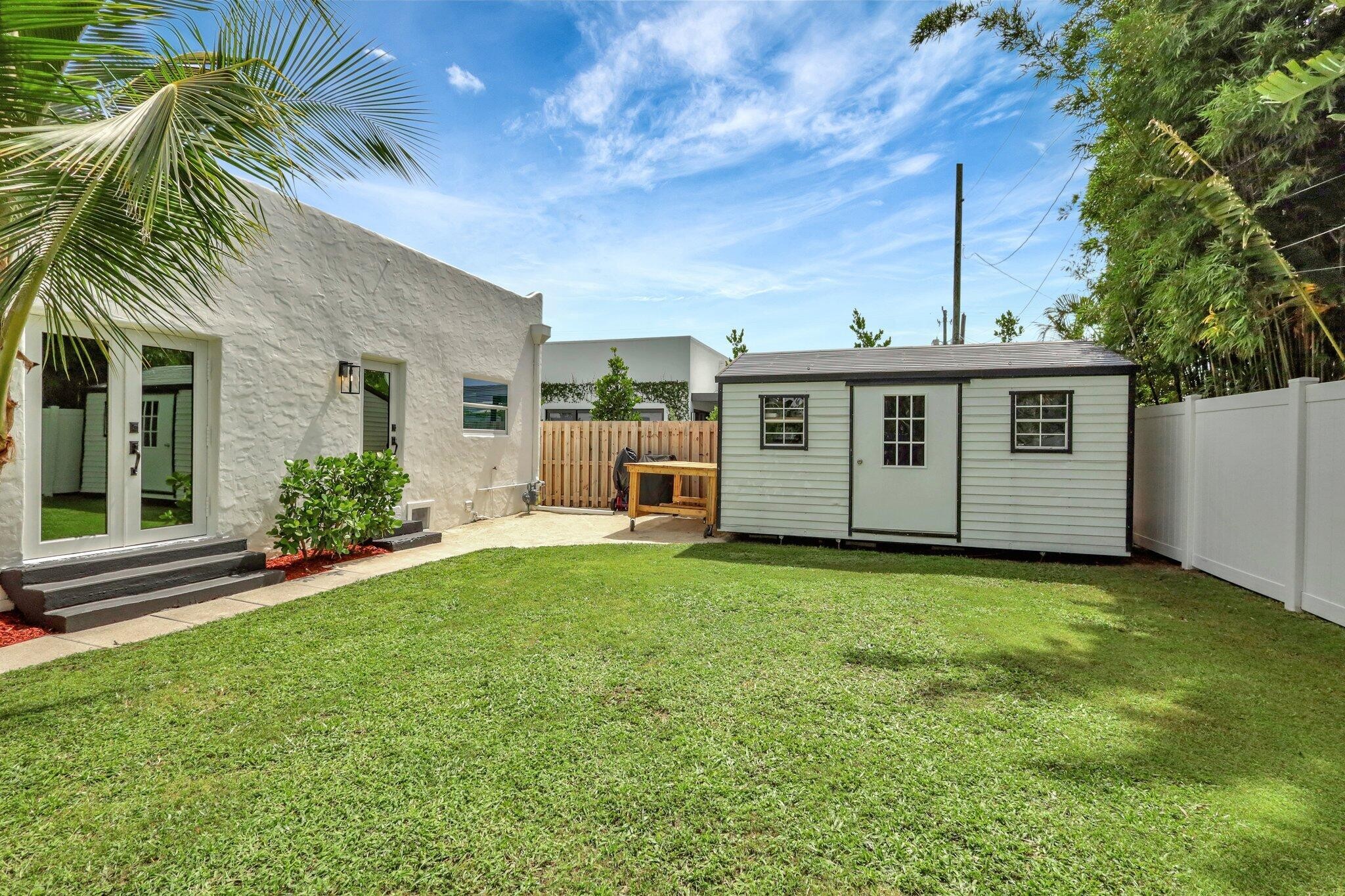 West Palm Beach, Florida, 33401, United States, 2 Bedrooms Bedrooms, ,1 BathroomBathrooms,Residential,For Sale,1942586