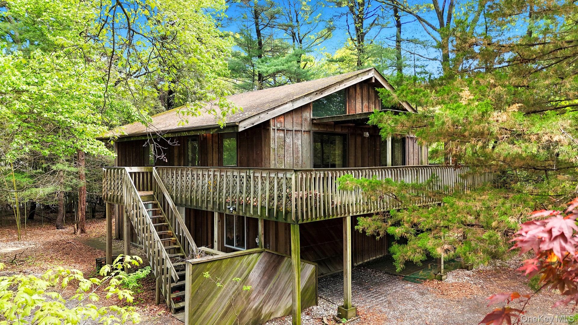 Gnarled Hollow Rd, East Setauket, NY 11733 #1