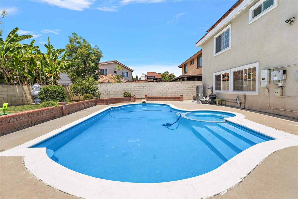 Cerritos, California, 90703, United States, 6 Bedrooms Bedrooms, ,5 BathroomsBathrooms,Residential,For Sale,2048783