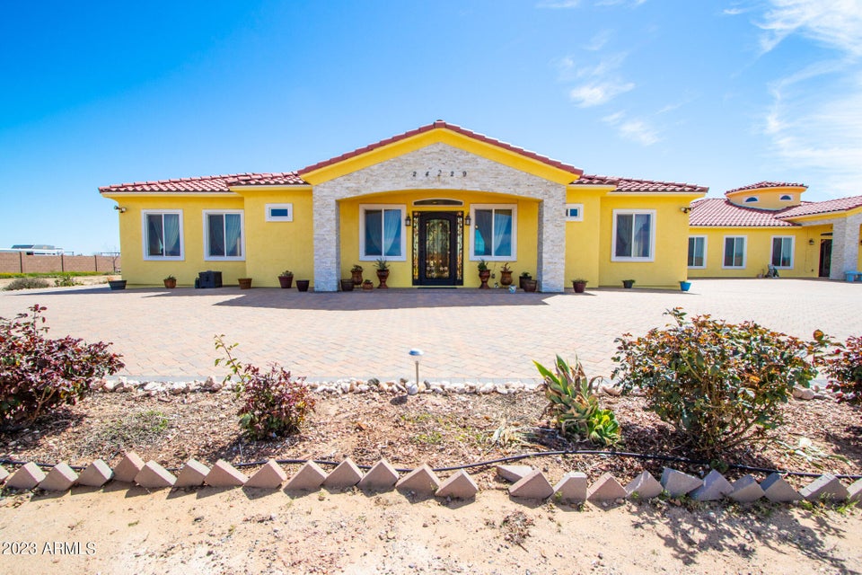 Witmann, Arizona, 85361, United States, 6 Bedrooms Bedrooms, ,3 BathroomsBathrooms,Residential,For Sale,1977429