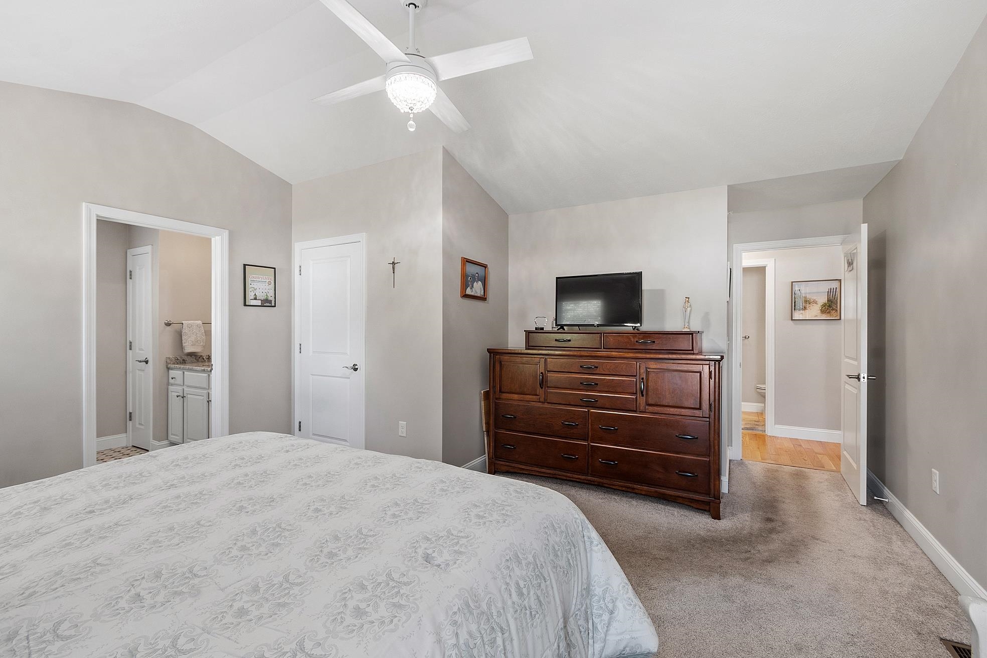 Pelham, New Hampshire, 03076, United States, 2 Bedrooms Bedrooms, ,2 BathroomsBathrooms,Residential,For Sale,1941586