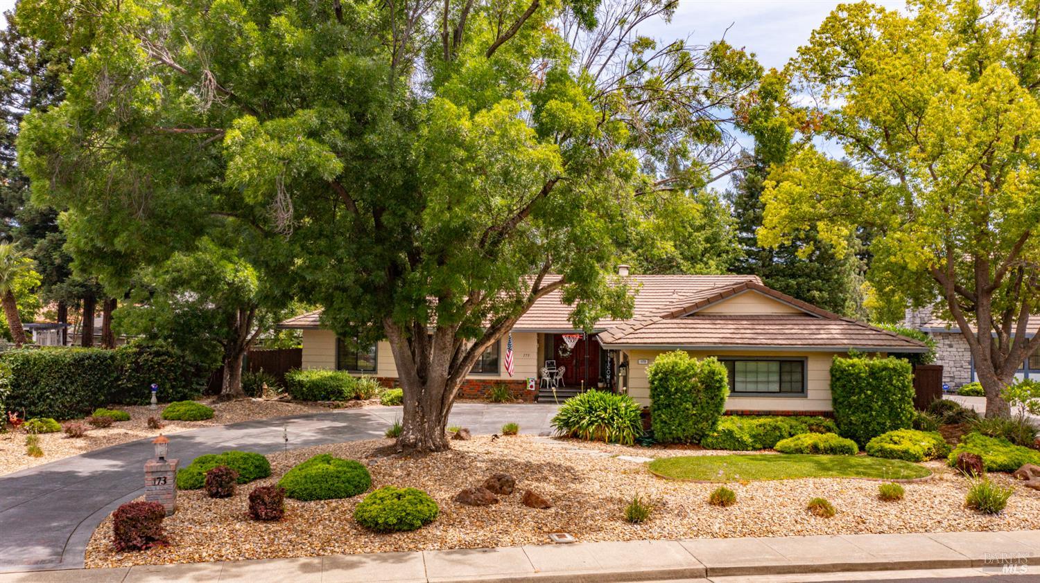 Vacaville, California, 95688, United States, 4 Bedrooms Bedrooms, ,2 BathroomsBathrooms,Residential,For Sale,1857826