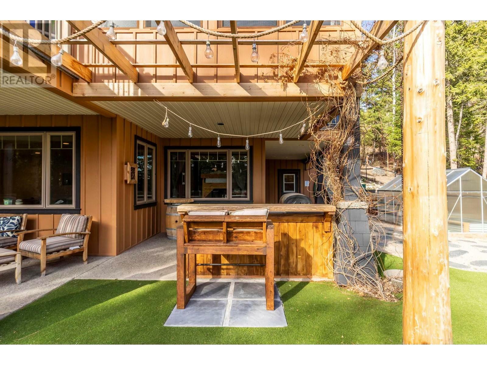 VERNON, British Columbia, V1B 3M9, CA, 4 Bedrooms Bedrooms, ,3 BathroomsBathrooms,Residential,For Sale,1836921