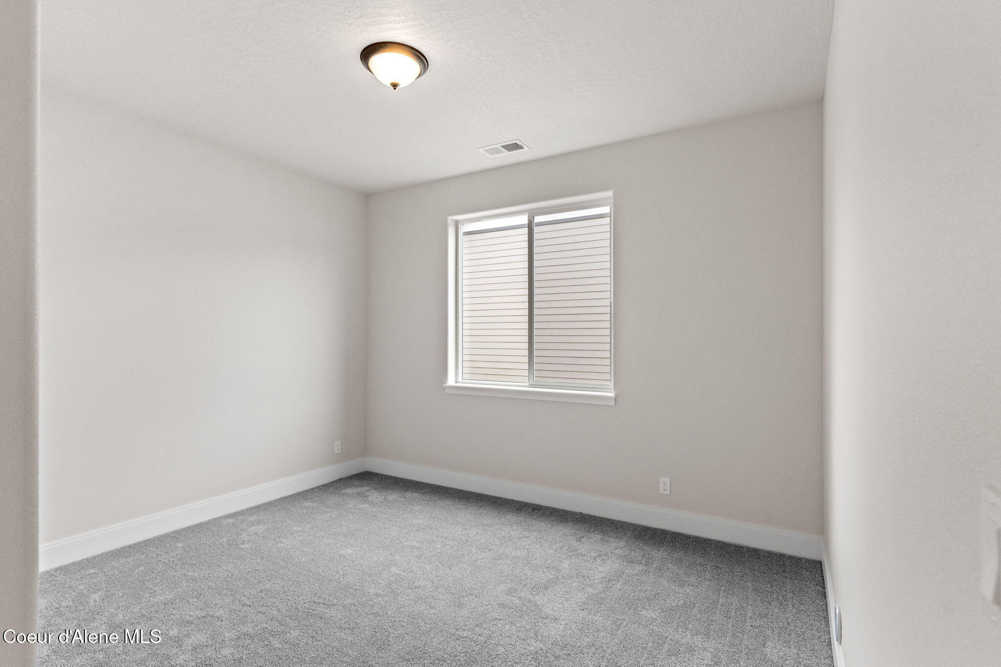 Rathdrum, Idaho, 83858, United States, 3 Bedrooms Bedrooms, ,1 BathroomBathrooms,Residential,For Sale,1998939