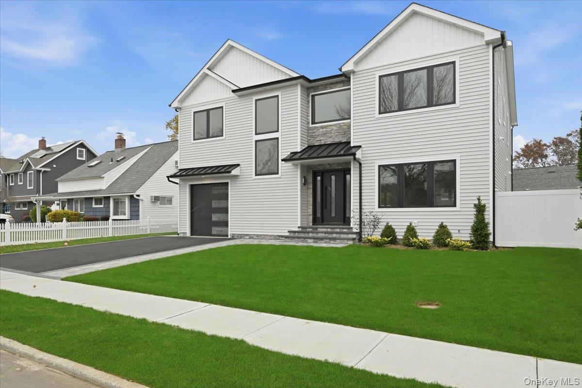 Westbury, New York, 11590, United States, 5 Bedrooms Bedrooms, ,5 BathroomsBathrooms,Residential,For Sale,1991038