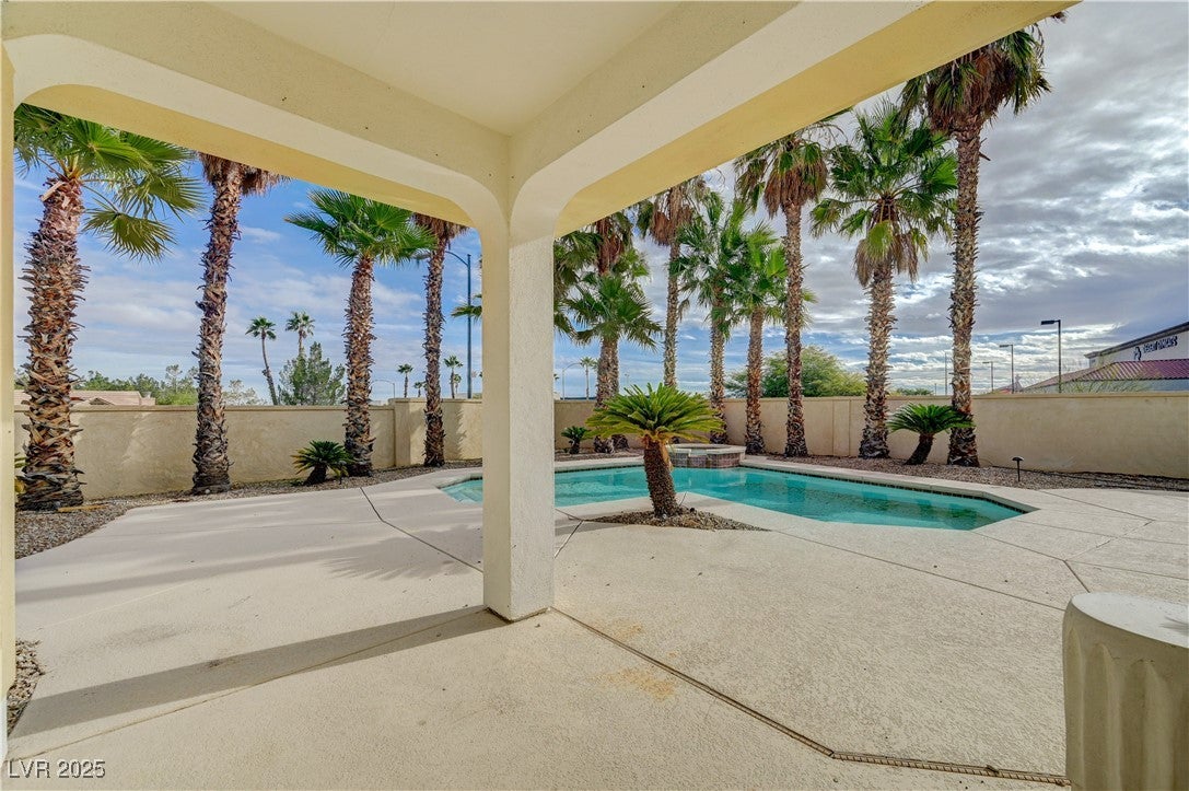 Las Vegas, Nevada, 89117, United States, 4 Bedrooms Bedrooms, ,5 BathroomsBathrooms,Residential,For Sale,2005418