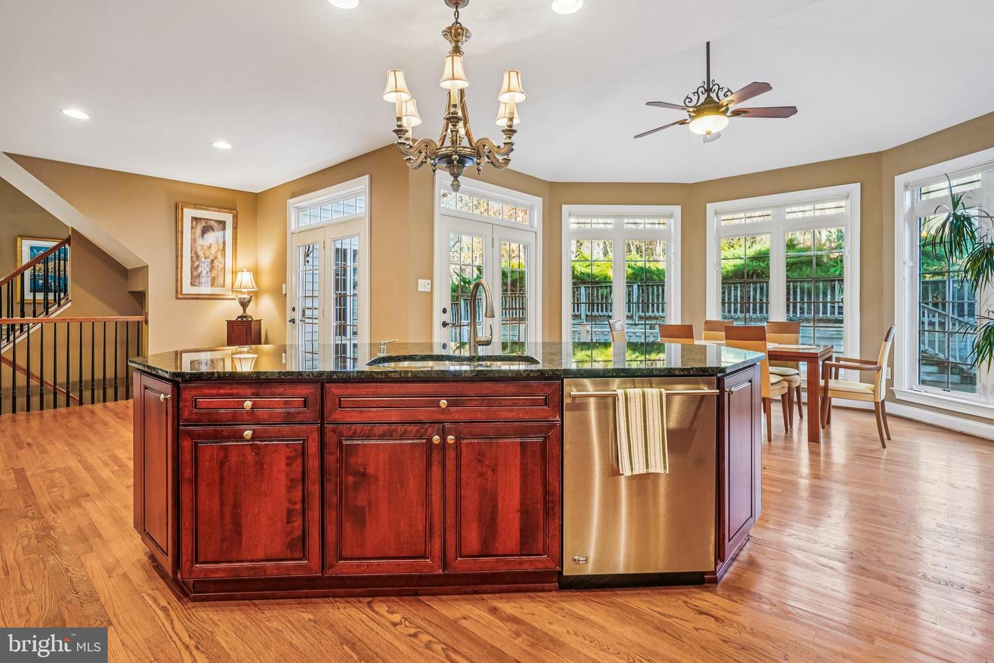 North Bethesda, Maryland, 20852, United States, 5 Bedrooms Bedrooms, ,5 BathroomsBathrooms,Residential,For Sale,1991971