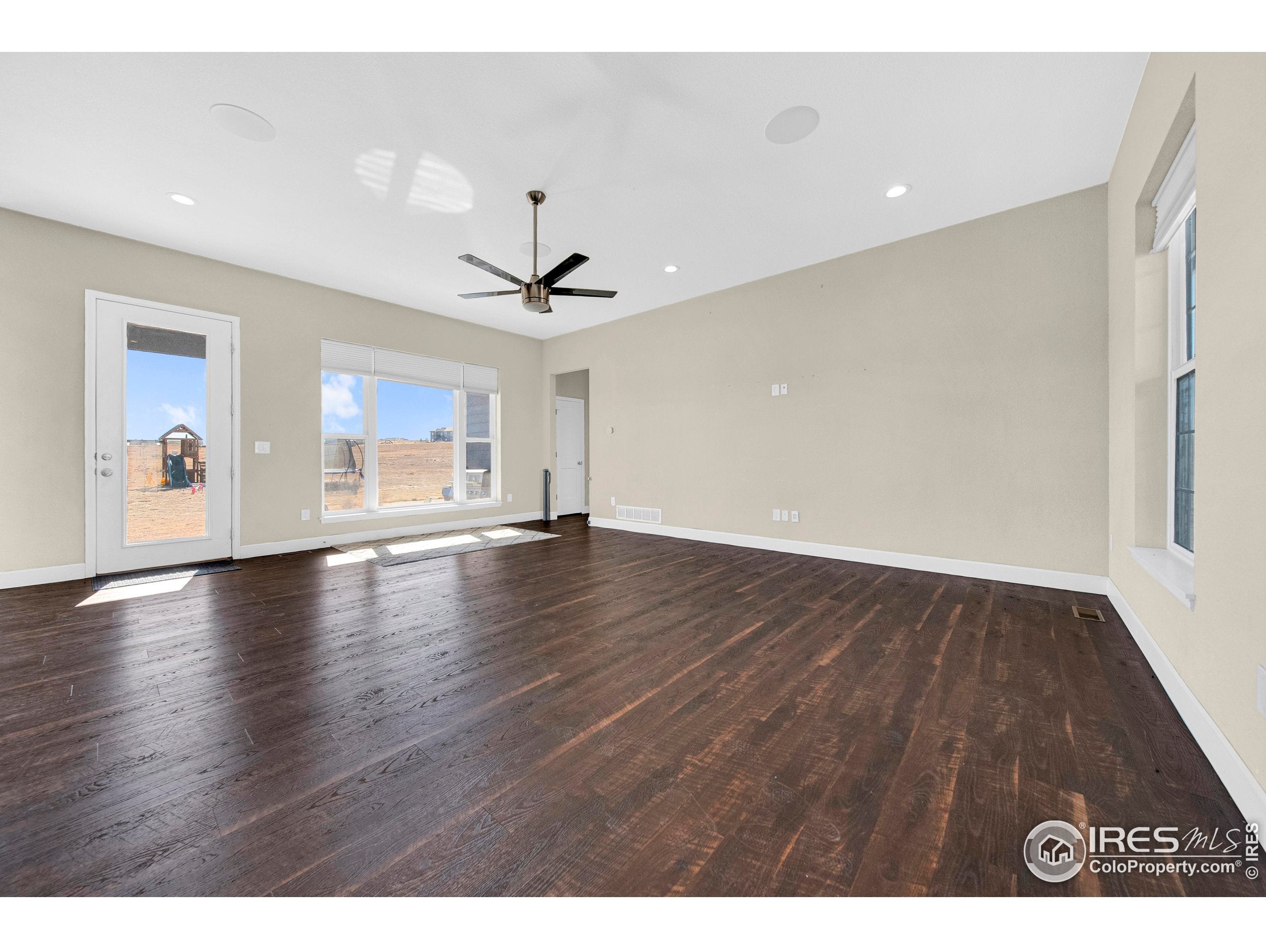 Wiggins, Colorado, 80654, United States, 5 Bedrooms Bedrooms, ,2 BathroomsBathrooms,Residential,For Sale,1982947