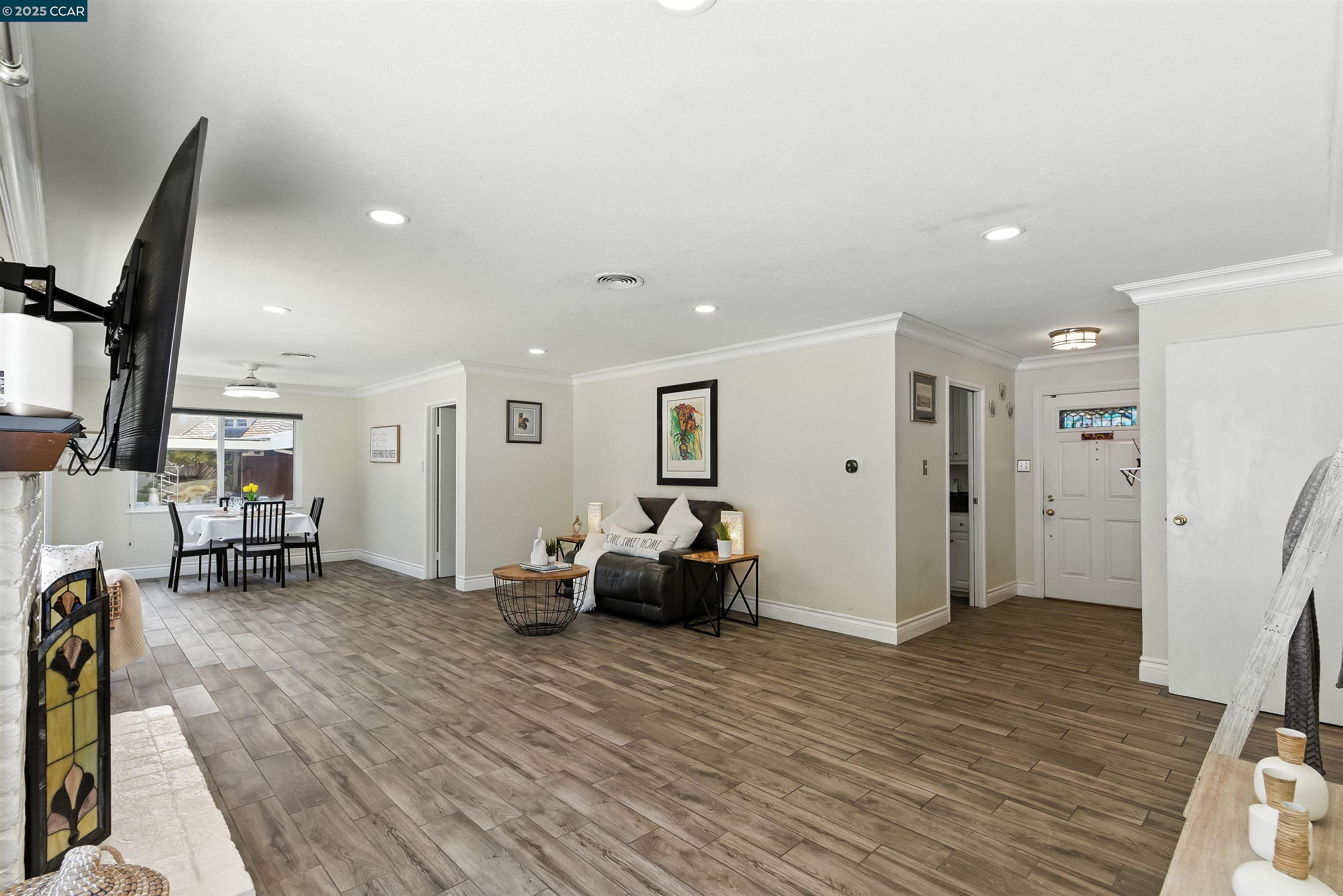 Vallejo, California, 94589, United States, 3 Bedrooms Bedrooms, ,2 BathroomsBathrooms,Residential,For Sale,1917421